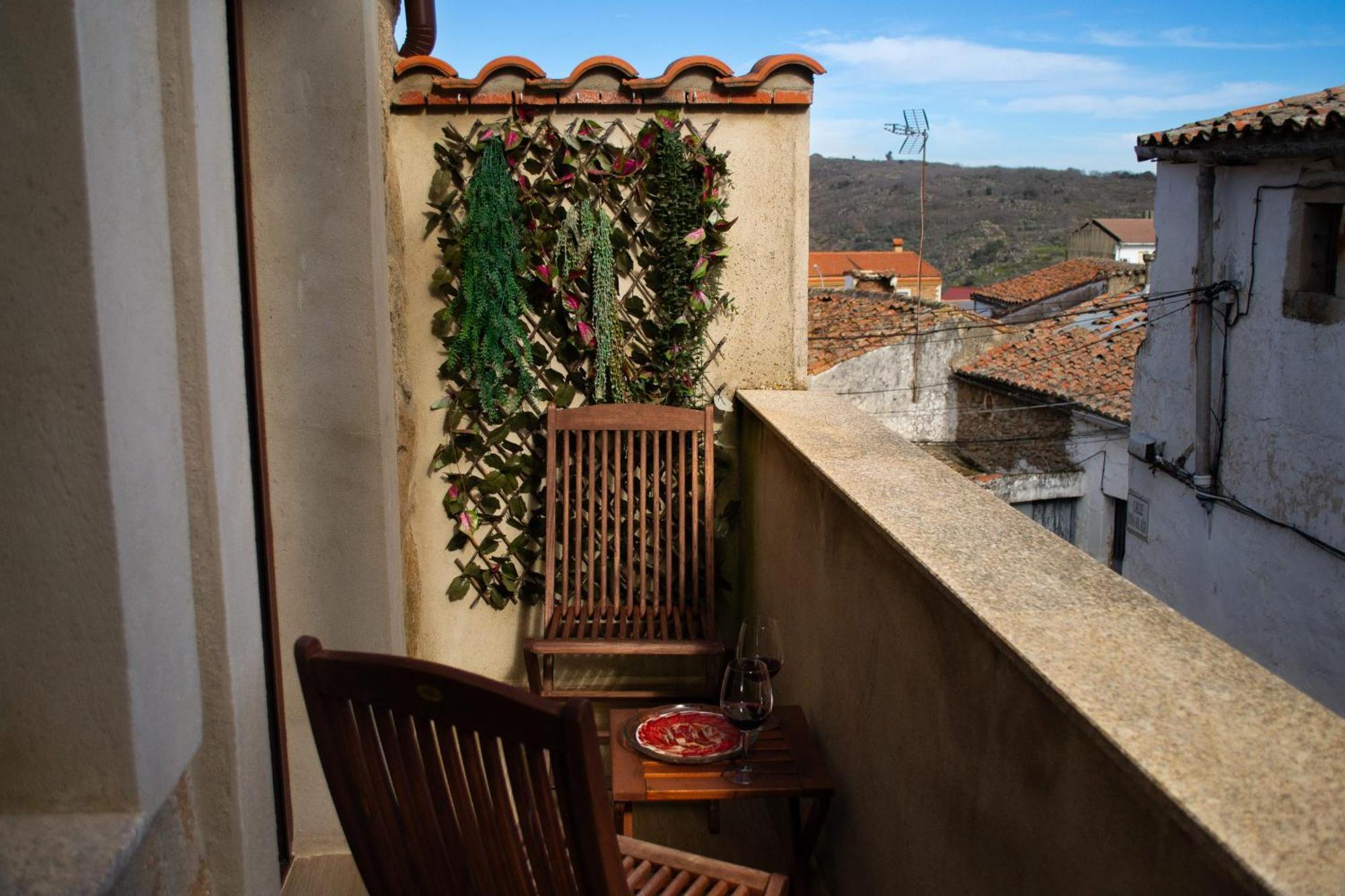 Casa Rural Dona Sol Montánchez Dış mekan fotoğraf